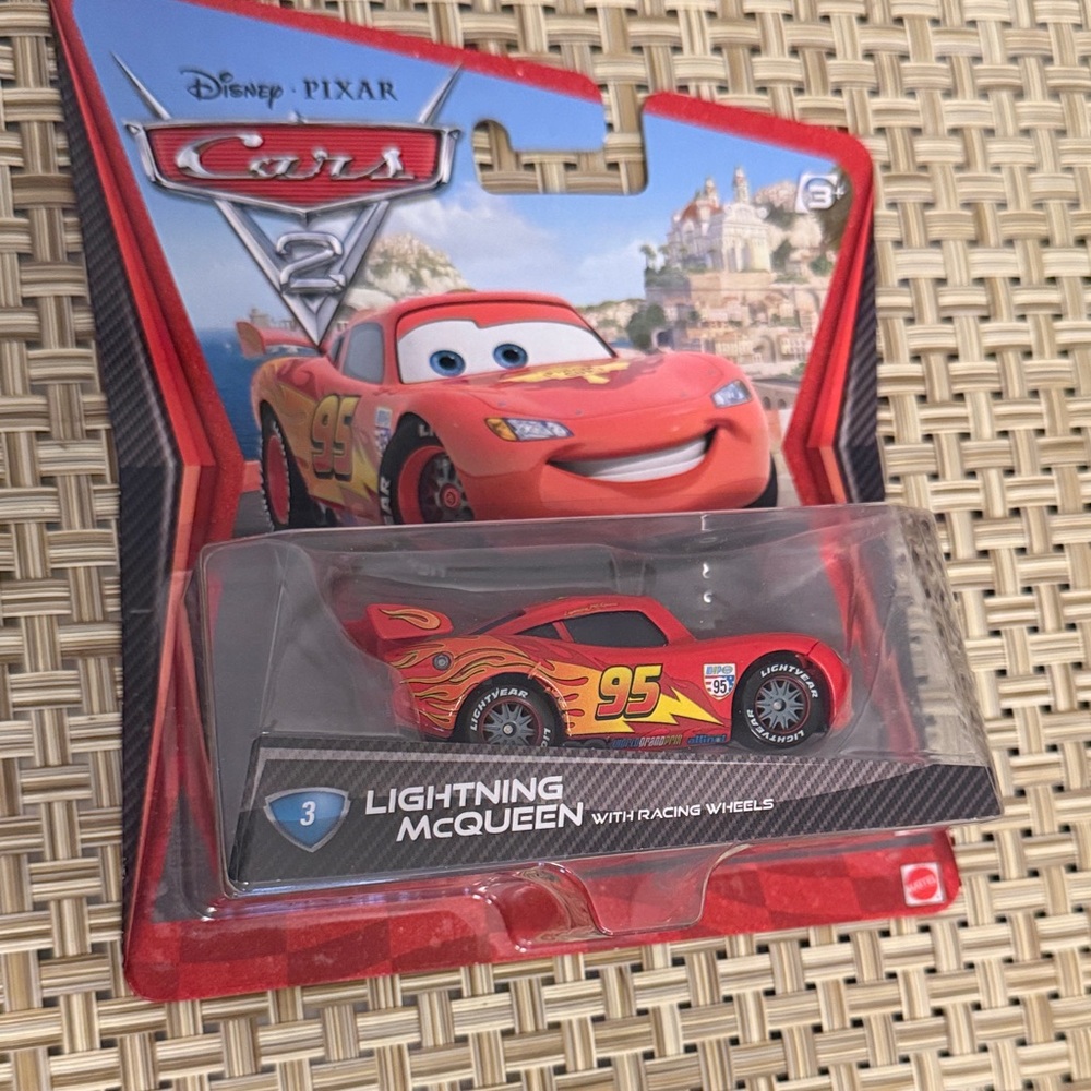 Mattel Cars 2 Lightning McQueen with racing wheels